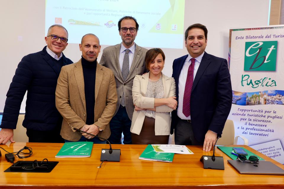 La Regione Puglia presenta le “Azioni di sostegno al reddito per i lavoratori dipendenti del turismo” per il 2024