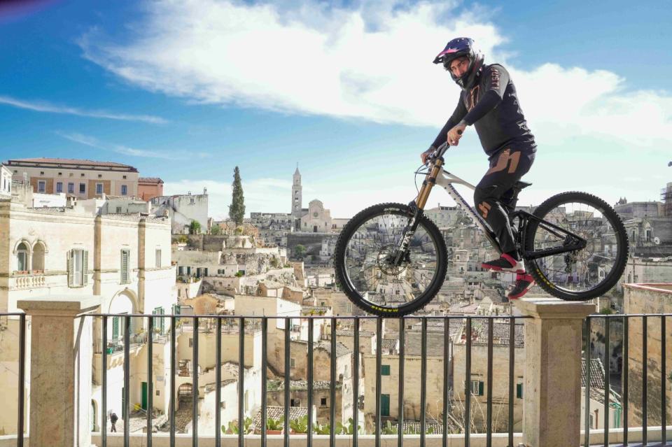 Apt e Regione, il cicloturismo: una grande opportunità per la Basilicata.  A Matera il primo Bike forum