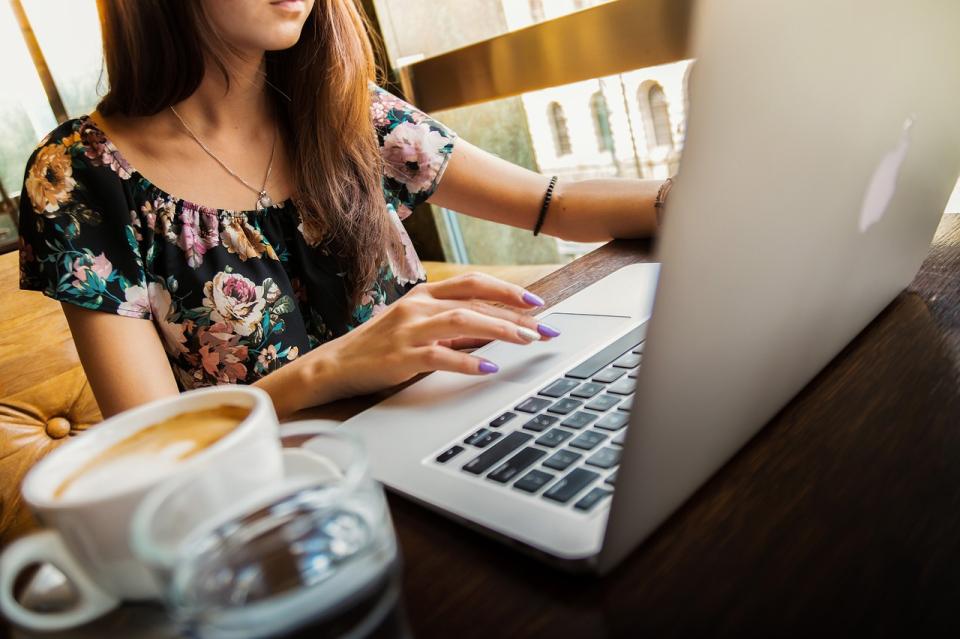 Lavorare viaggiando è possibile? Le destinazioni che incentivano il nomadismo digitale