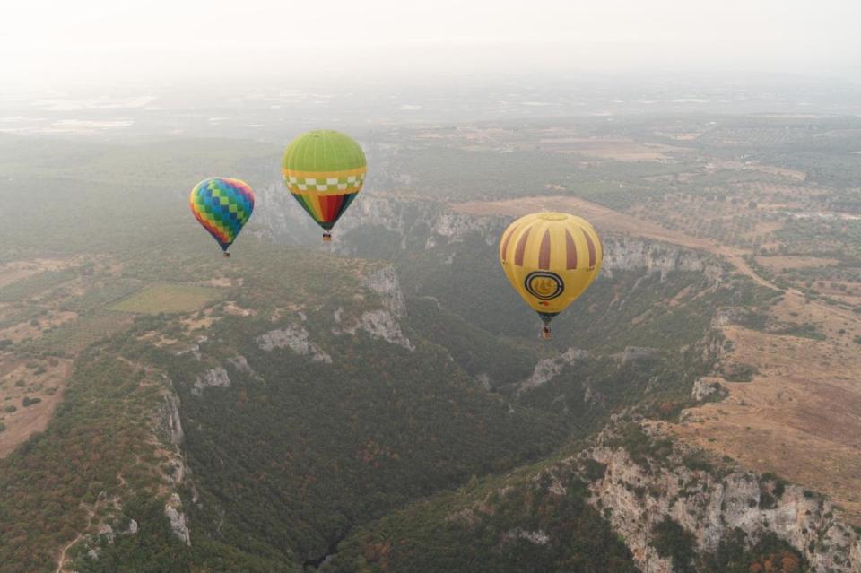 What a wonder! The sky is colored with magic: the Canyon Balloon Festival returns