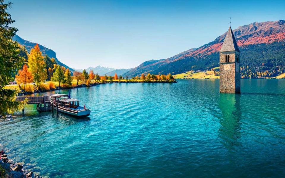 Curon Venosta, the village where memory emerges from the lake